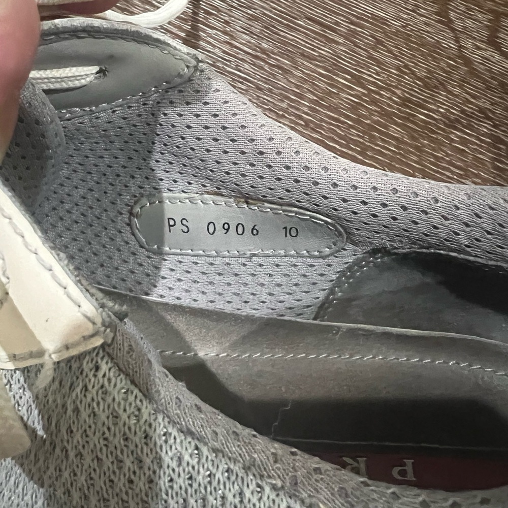 Prada calzature blanco patent leather lace up sneakers size 10 cream gray color - Picture 3 of 8